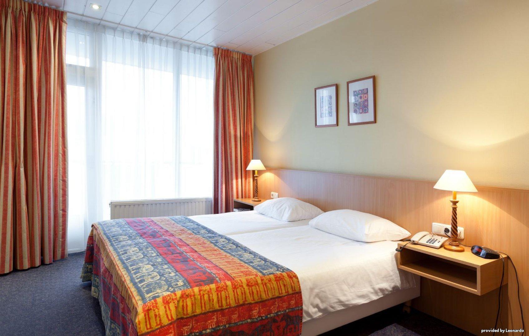 Hotel Restaurant De Zwaan Raalte Eksteriør bilde