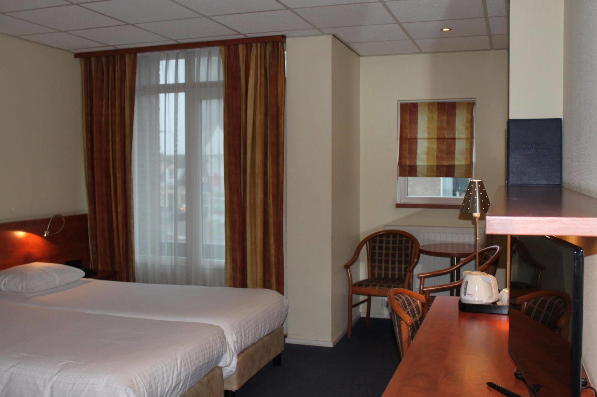 Hotel Restaurant De Zwaan Raalte Eksteriør bilde