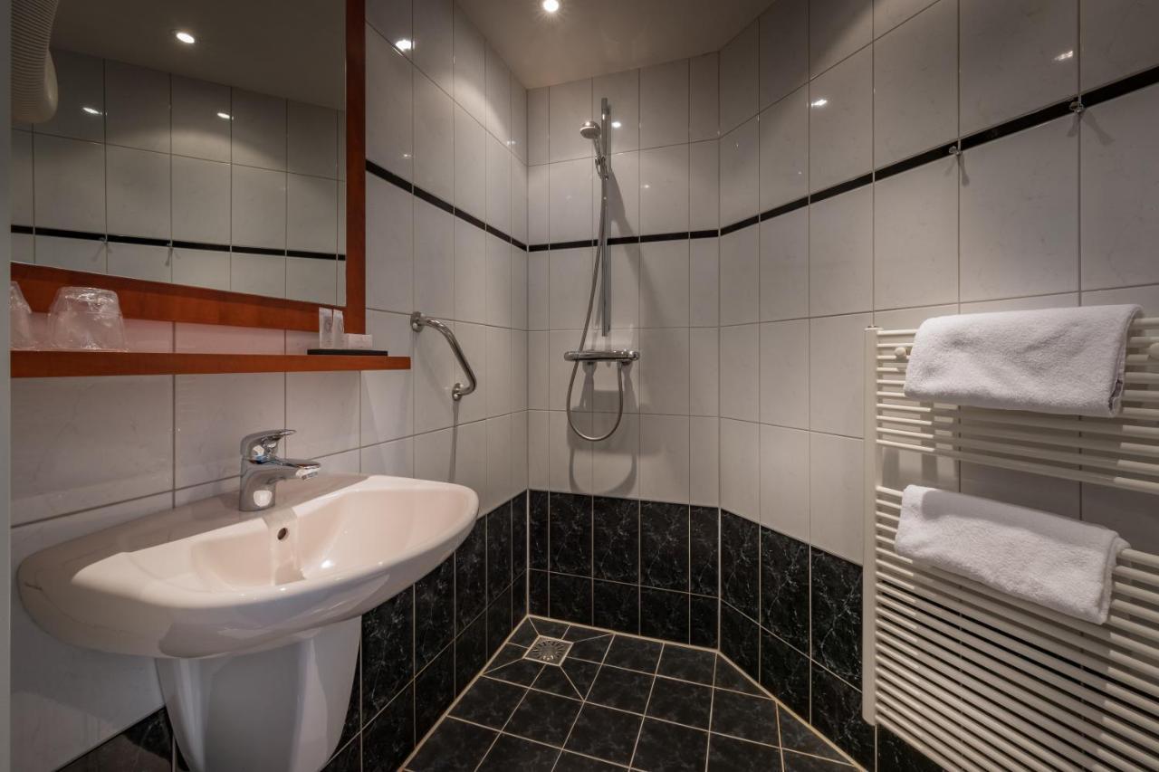 Hotel Restaurant De Zwaan Raalte Eksteriør bilde